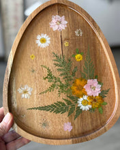 Pressed Flowers Resin Boards (Friday, October 24th @ 6pm)
