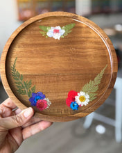 Pressed Flowers Resin Boards (Friday, October 24th @ 6pm)