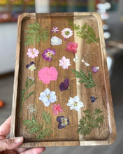 Pressed Flowers Resin Boards (Friday, October 24th @ 6pm)