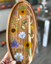 Pressed Flowers Resin Boards (Friday, October 24th @ 6pm)