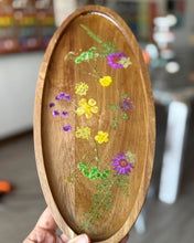 Pressed Flowers Resin Boards (Friday, October 24th @ 6pm)